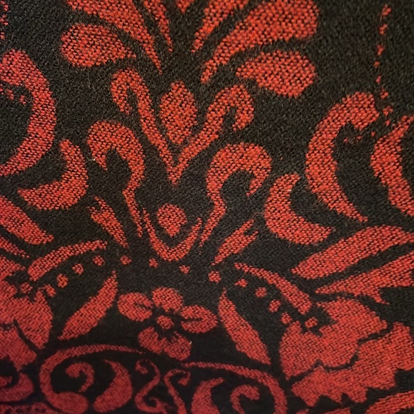 Reversible damasks pattern shawl with fringe One Size - Picture 6 of 8